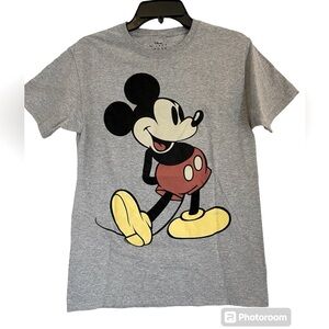 3 Disney T-Shirt Bundle, Mickey Mouse, Haunted Mansion, Disney Vibes, size Small